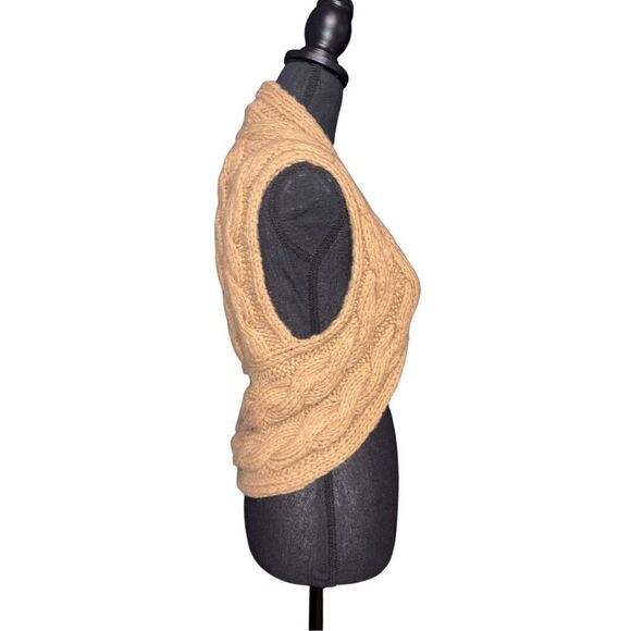 Bebe Cable Knit Sweater Vest - Picture 3 of 6